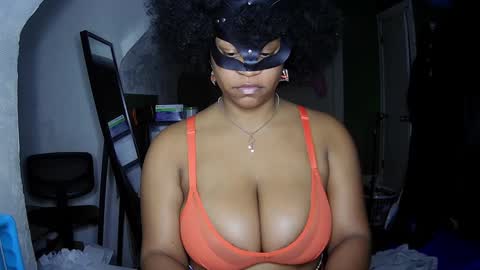 Snapshot of blacksirenqueen chatting on December 2024 03:14:02 AM Queen Siren online show from December 2024 03:14:02 AM