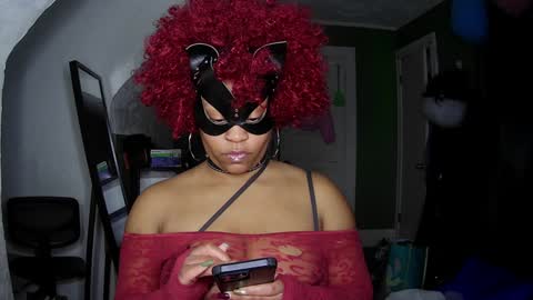 Snapshot of blacksirenqueen chatting on December 2024 11:18:02 AM Queen Siren online show from December 2024 11:18:02 AM