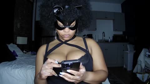 Snapshot of blacksirenqueen chatting on January 2025 04:50:02 AM Queen Siren online show from January 2025 04:50:02 AM