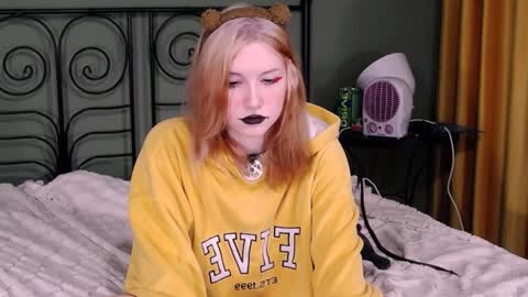 blacky_tea online show from December 2024 01:39:01 PM