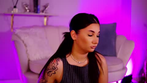 Snapshot of blairbloom chatting on March 2026 02:01:02 PM BlaireBloom online show from March 2026 02:01:02 PM