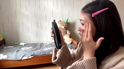 Mila online show from April 2026 09:14:02 AM