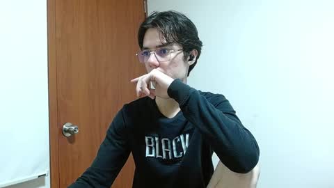 Snapshot of blakeshatter chatting on December 2024 02:21:01 PM blakeshatter online show from December 2024 02:21:01 PM