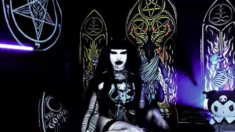   online show from October 2025 09:13:01 PM