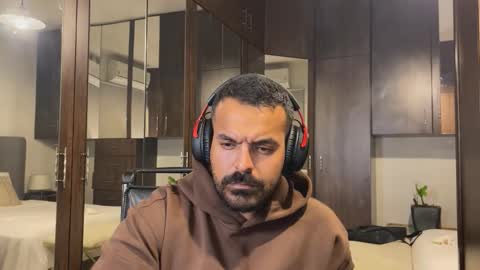 Leo online show from November 2025 04:37:02 AM