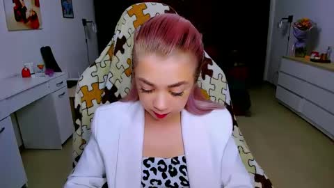 Nicole online show from February 2025 06:35:01 AM