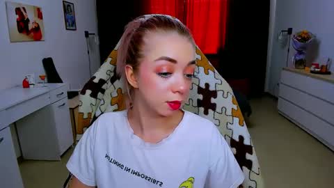 Nicole online show from February 2025 09:56:02 AM