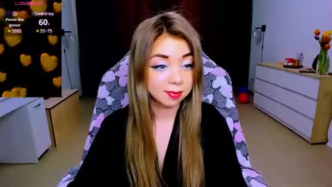 Nicole online show from March 2025 06:21:01 AM