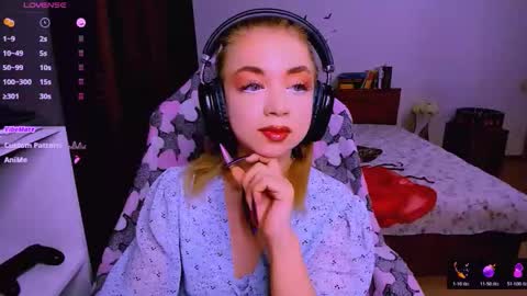 Nicole online show from November 2025 04:47:01 AM