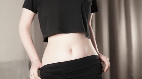 Mila online show from September 2025 03:56:01 PM