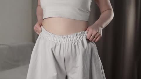 Mila online show from September 2025 02:20:01 PM