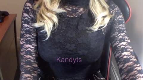 Kandyts online show from October 2025 01:03:01 AM