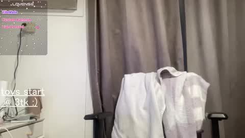 Snapshot of bloggirllaurel chatting on March 2026 11:22:02 PM bloggirllaurel online show from March 2026 11:22:02 PM