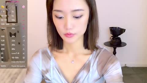 Snapshot of blon_kater chatting on November 2025 05:21:01 AM YoYo online show from November 2025 05:21:01 AM