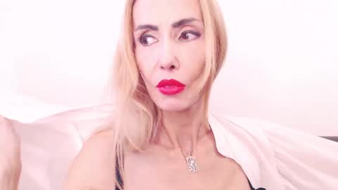 Snapshot of blond_pussy_ chatting on December 2024 08:11:01 AM blond_pussy_ online show from December 2024 08:11:01 AM