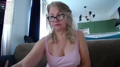 Karina online show from February 2025 11:44:02 AM