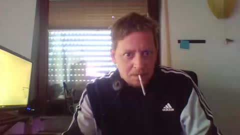 blonde32m online show from September 2025 02:28:01 PM