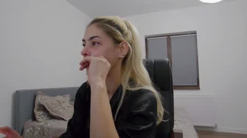 blonde4pasion online show from December 2024 05:42:02 AM