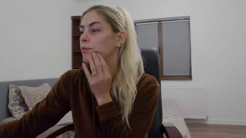 blonde4pasion online show from December 2024 06:54:02 AM