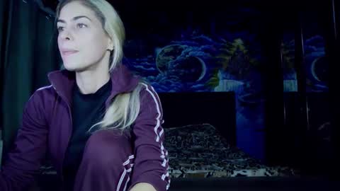 blonde4pasion online show from October 2025 07:01:02 PM