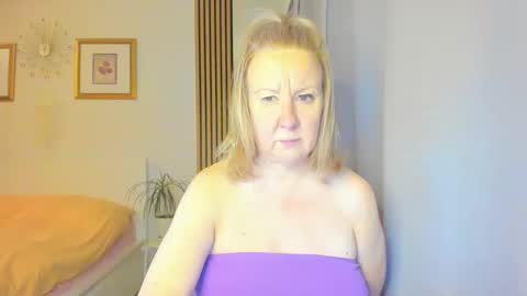 Nicole online show from February 2025 08:46:01 PM