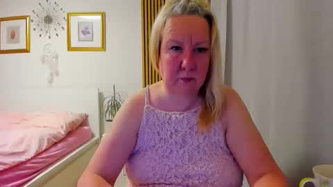 Snapshot of blonde_angel20 chatting on March 2026 05:39:01 PM Nicole online show from March 2026 05:39:01 PM