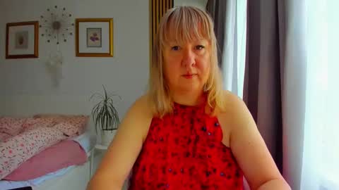 Snapshot of blonde_angel20 chatting on April 2026 03:21:02 AM Nicole online show from April 2026 03:21:02 AM