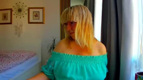 Snapshot of blonde_angel20 chatting on June 2026 03:58:02 AM Nicole online show from June 2026 03:58:02 AM