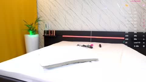 Snapshot of blonde_bigtits chatting on March 2025 08:18:02 AM blonde_bigtits online show from March 2025 08:18:02 AM