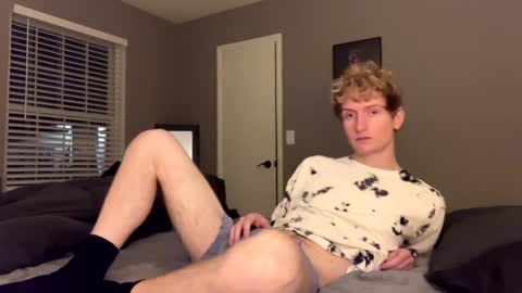 Snapshot of blonde_boi99 chatting on January 2025 12:51:02 AM Blondie online show from January 2025 12:51:02 AM