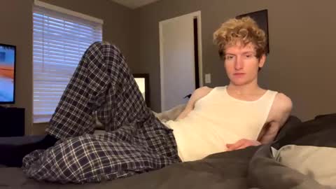 Snapshot of blonde_boi99 chatting on February 2025 12:37:01 PM Blondie online show from February 2025 12:37:01 PM