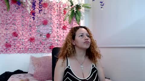 Snapshot of blonde_squirt_ chatting on December 2024 01:57:02 AM blonde_squirt_ online show from December 2024 01:57:02 AM