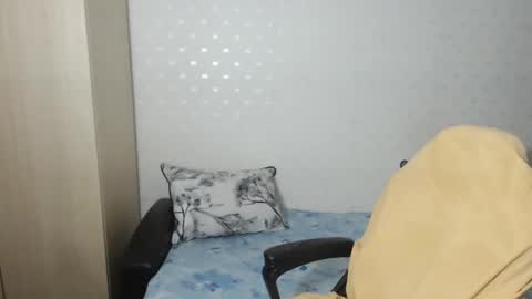 Snapshot of blondeagle chatting on December 2024 06:17:02 PM Mr Blond online show from December 2024 06:17:02 PM