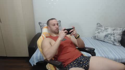 Snapshot of blondeagle chatting on February 2025 10:32:01 PM Mr Blond online show from February 2025 10:32:01 PM