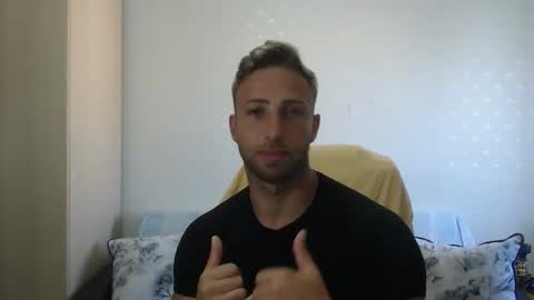 Snapshot of blondeagle chatting on September 2025 07:52:01 AM Mr Blond online show from September 2025 07:52:01 AM