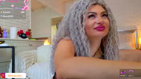 Snapshot of blondeceline chatting on June 2026 10:15:01 AM blondeceline online show from June 2026 10:15:01 AM