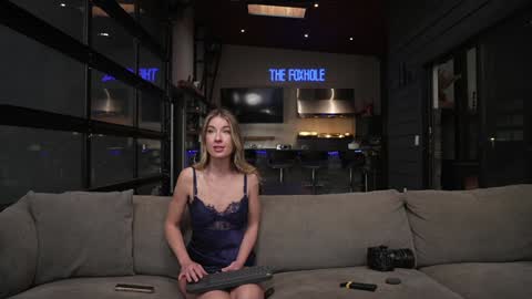 blondefoxsilverfox online show from February 2026 04:58:02 PM