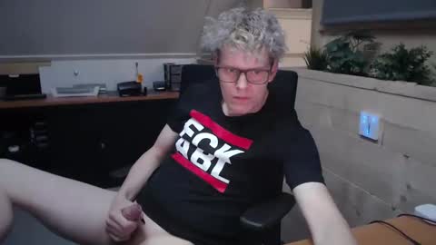 Sven online show from December 2025 08:49:02 PM