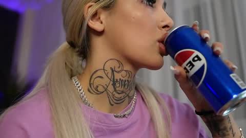 Snapshot of blondie_muller chatting on March 2026 08:56:02 PM blondie_muller online show from March 2026 08:56:02 PM