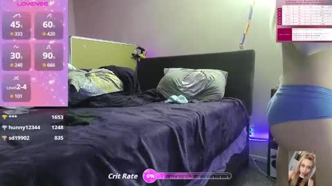 Snapshot of blondiebubblebooty chatting on September 2025 02:02:01 AM Bubbles online show from September 2025 02:02:01 AM