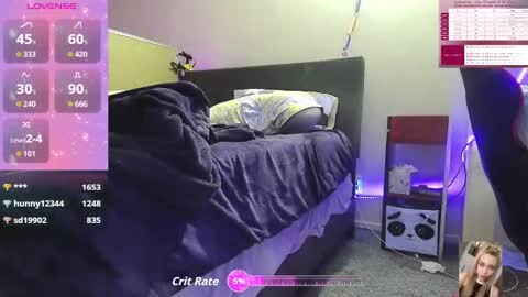 Snapshot of blondiebubblebooty chatting on September 2025 02:01:01 AM Bubbles online show from September 2025 02:01:01 AM