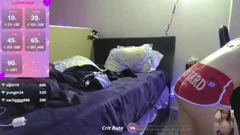 Snapshot of blondiebubblebooty chatting on October 2025 02:07:01 AM Bubbles online show from October 2025 02:07:01 AM