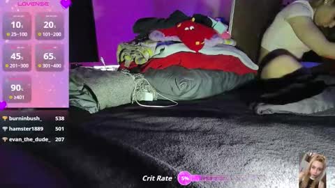 Snapshot of blondiebubblebooty chatting on October 2025 12:49:02 PM Bubbles online show from October 2025 12:49:02 PM