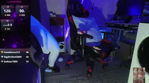 Snapshot of blondiebubblebooty chatting on October 2025 11:40:01 AM Bubbles online show from October 2025 11:40:01 AM