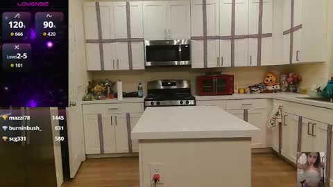 Snapshot of blondiebubblebooty chatting on November 2025 03:07:01 AM Bubbles online show from November 2025 03:07:01 AM