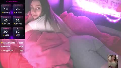 Snapshot of blondiebubblebooty chatting on November 2025 04:11:02 PM Bubbles online show from November 2025 04:11:02 PM