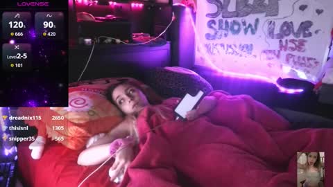 Snapshot of blondiebubblebooty chatting on December 2025 08:34:01 AM Bubbles online show from December 2025 08:34:01 AM