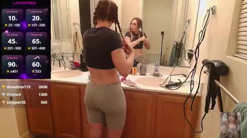 Snapshot of blondiebubblebooty chatting on December 2025 02:53:01 AM Bubbles online show from December 2025 02:53:01 AM