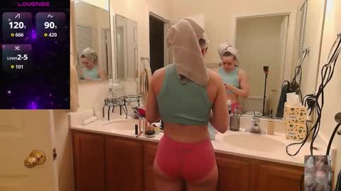 Snapshot of blondiebubblebooty chatting on December 2025 02:50:01 AM Bubbles online show from December 2025 02:50:01 AM