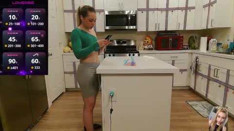 Snapshot of blondiebubblebooty chatting on December 2025 05:12:02 AM Bubbles online show from December 2025 05:12:02 AM